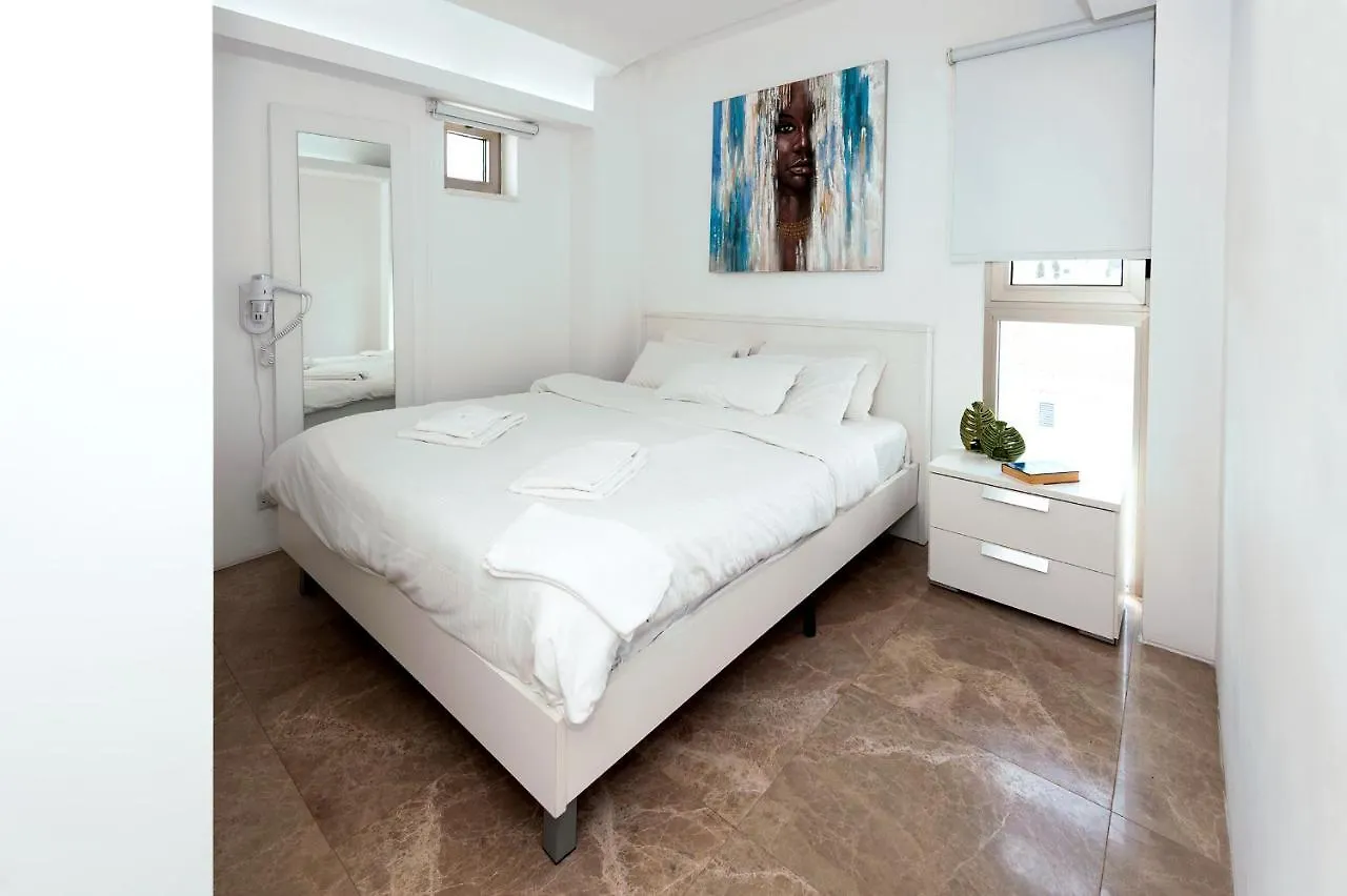 Apartment Marisol - Beachfront プロタラス