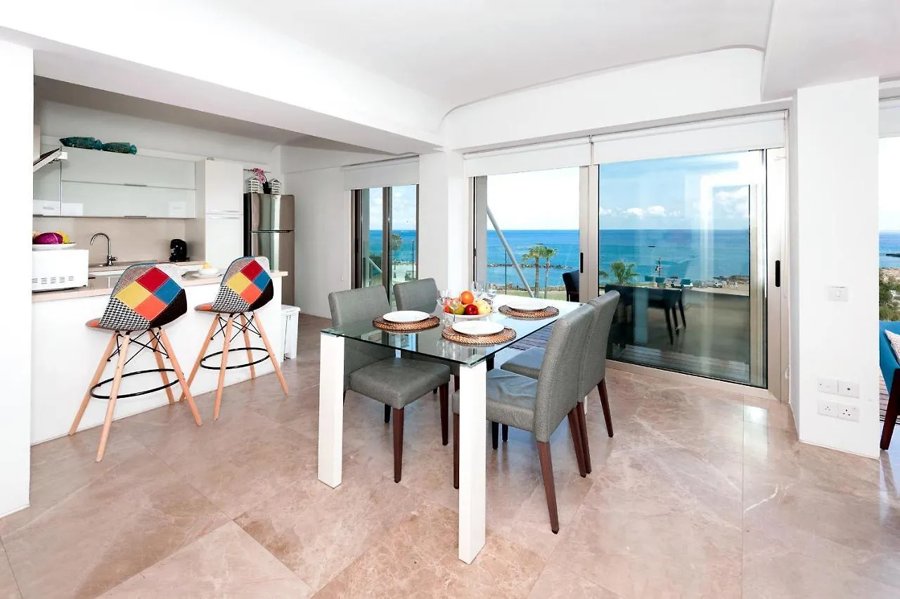 Apartment Marisol - Beachfront プロタラス